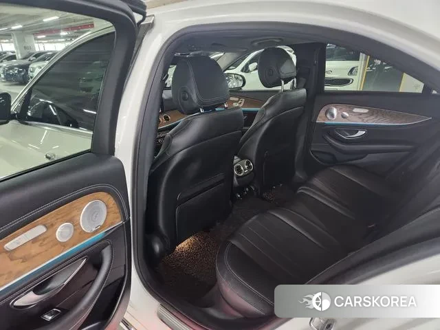 Mercedes-Benz E-Class W213 2019 Белый из Кореи, фото 4