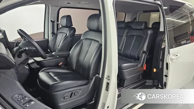 Hyundai Staria 2022 Белый из Кореи, фото 4