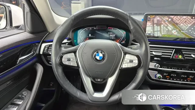 BMW 5 Series (G30) 2022 Белый из Кореи, фото 4