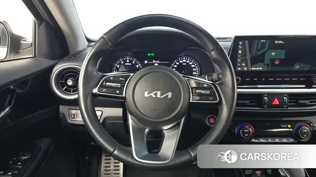 Kia The New K3 2nd generation 2023 Белый из Кореи, фото 4