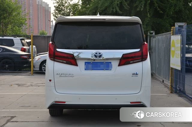 Toyota Elfa 2022 Белый из Китая, фото 4