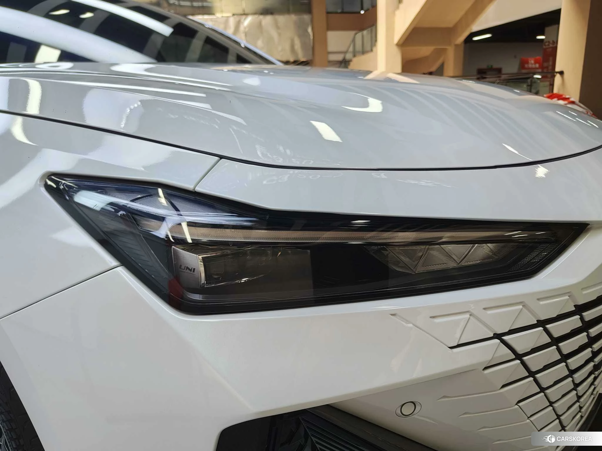 Chang'an UNI-V 2023 Белый из Китая, фото 4