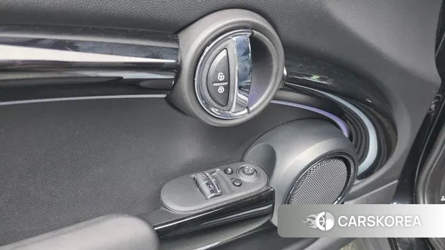 Mini Cooper 2022 Черный из Кореи, фото 4