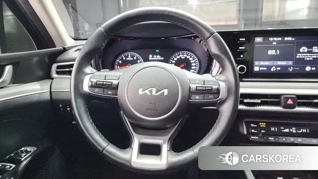 Kia K5 3rd generation 2023 Серый из Кореи, фото 4