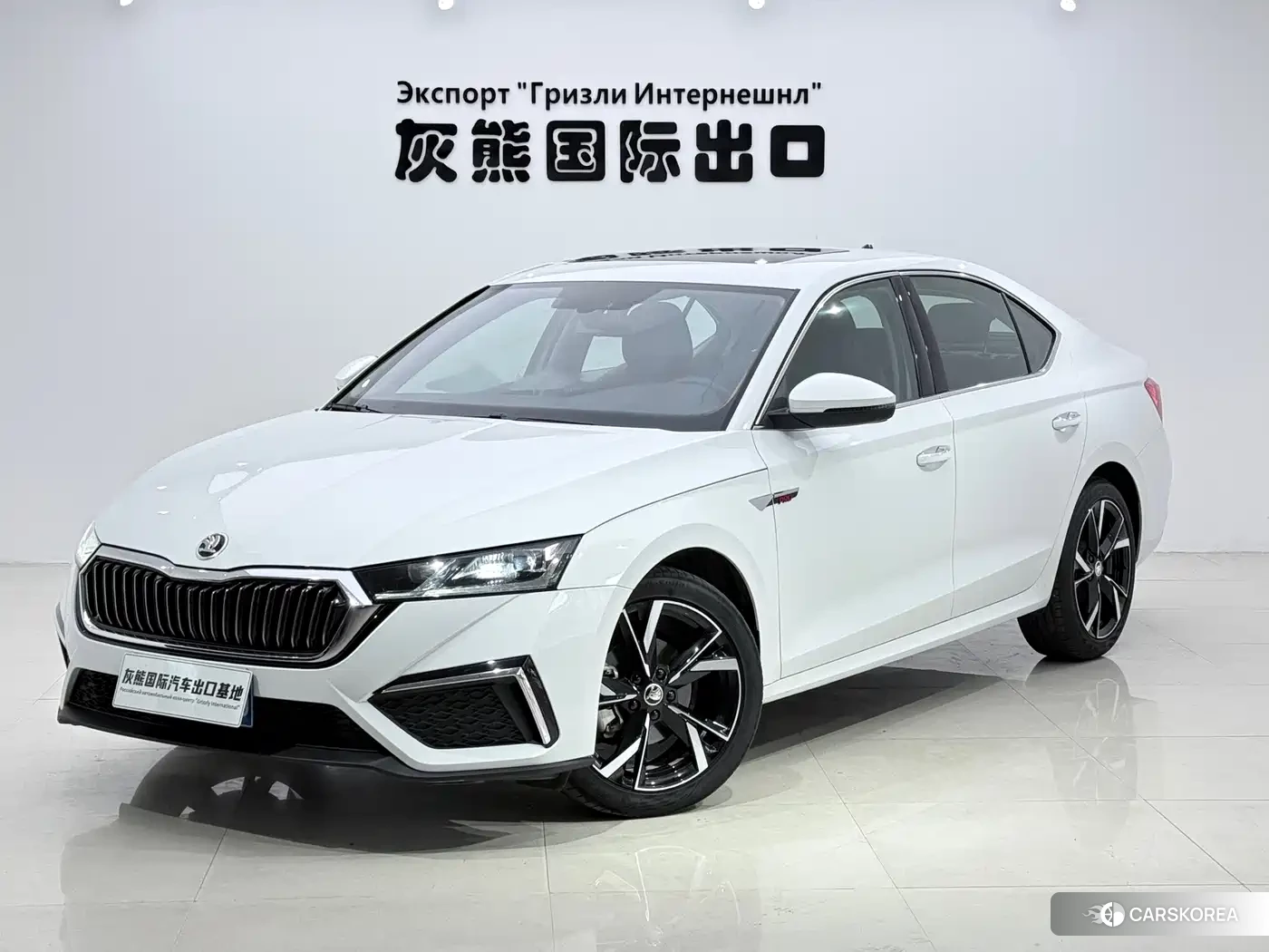 Skoda Octavia 2023 Белый из Китая, фото 4