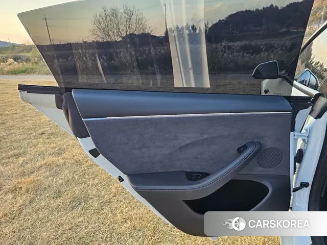 Tesla Model 3 2025 Белый из Кореи, фото 4