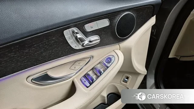 Mercedes-Benz C-Class W205 2019 Песочный из Кореи, фото 4