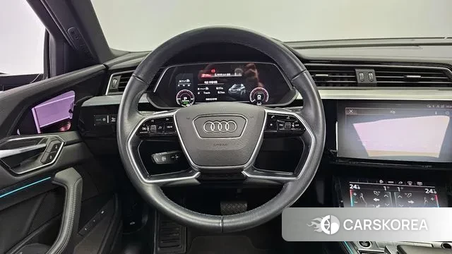 Audi e-Tron 2021 Синий из Кореи, фото 4