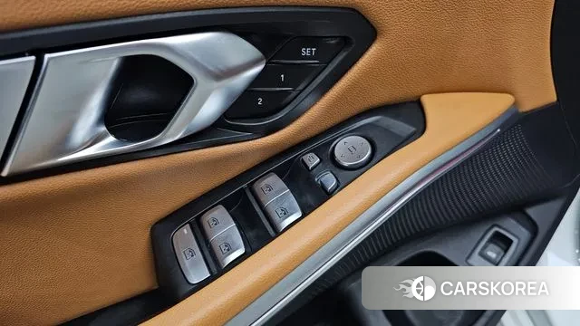 BMW 3 Series (G20) 2023 Белый из Кореи, фото 4