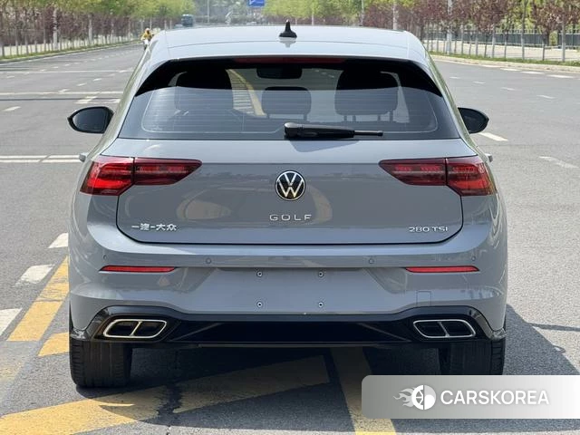 Volkswagen Golf 2023 Темно-серый из Китая, фото 4