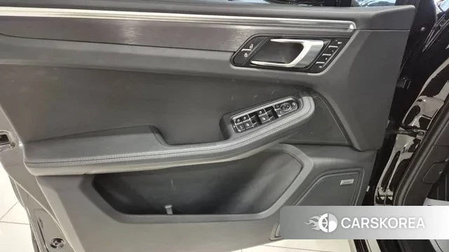 Porsche Macan 2023 Черный из Кореи, фото 4