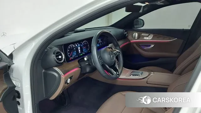 Mercedes-Benz E-Class W213 2023 Белый из Кореи, фото 4