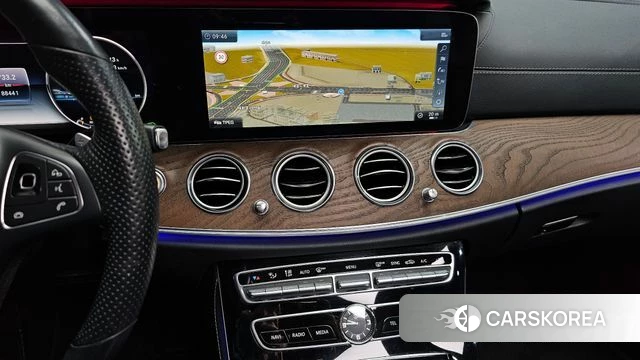 Mercedes-Benz E-Class W213 2018 Серебряный из Кореи, фото 4