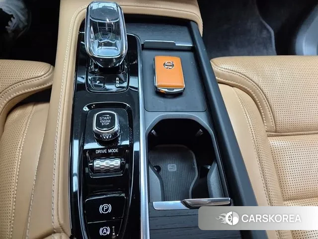 Volvo XC90 second Generation 2021 Жемчужный цвет из Кореи, фото 4