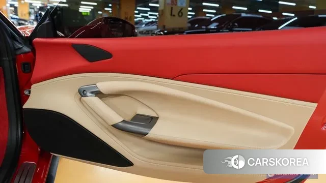 Ferrari F8 Spider 2022 Красный из Кореи, фото 4