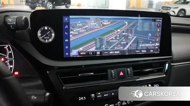 Lexus ES300h 7th generation 2025 Белый из Кореи, фото 4