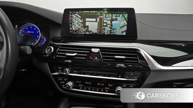 BMW 5 Series (G30) 2018 Черный из Кореи, фото 4