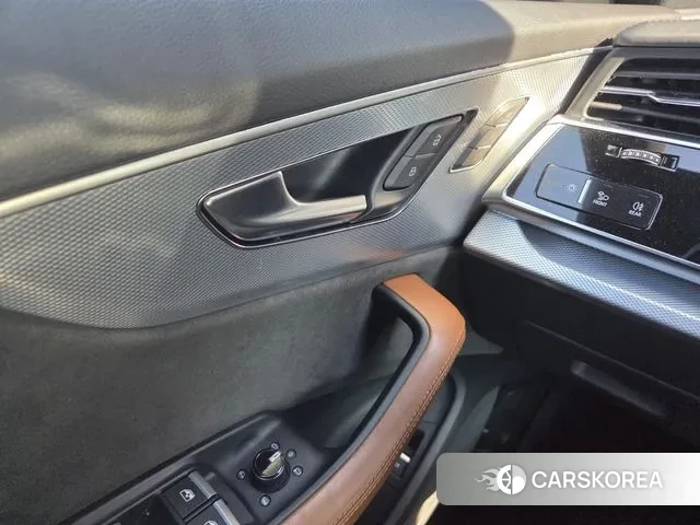 Audi Q8 (4M) 2021 Черный из Кореи, фото 4