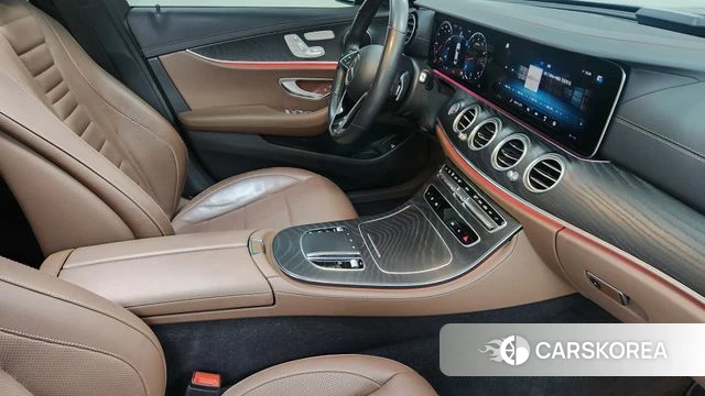 Mercedes-Benz E-Class W213 2022 Черный из Кореи, фото 4