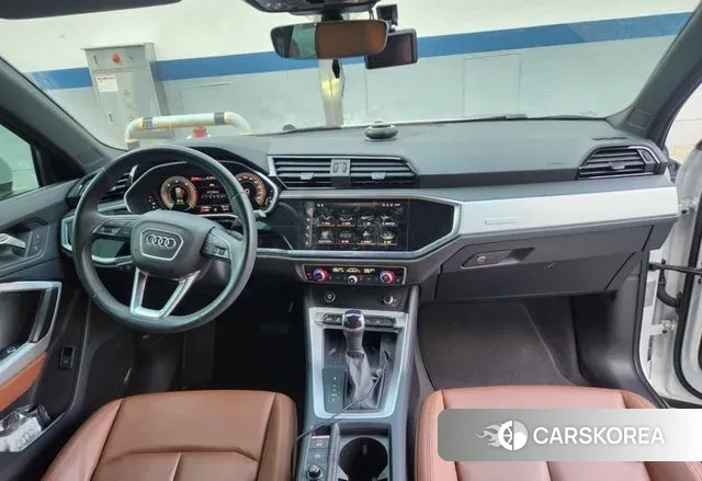 Audi Q3 (F3) 2022 Белый из Кореи, фото 4