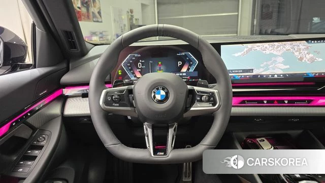 BMW 5 Series (G60) 2025 Черный из Кореи, фото 4