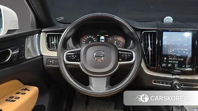 Volvo XC60 second Generation 2018 Белый из Кореи, фото 4