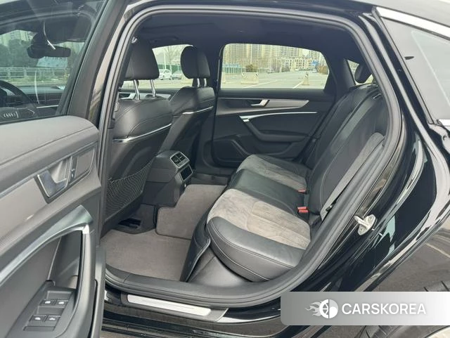 Audi A6L 2021 Черный из Китая, фото 4