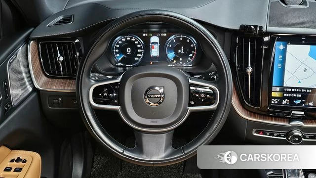 Volvo XC60 second Generation 2021 Черный из Кореи, фото 4