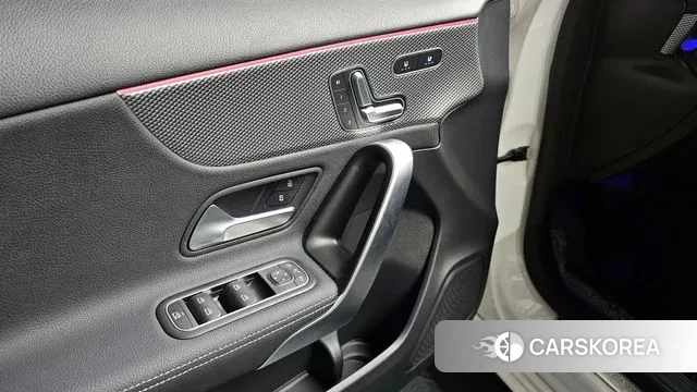 Mercedes-Benz A-Class W177 2021 Белый из Кореи, фото 4