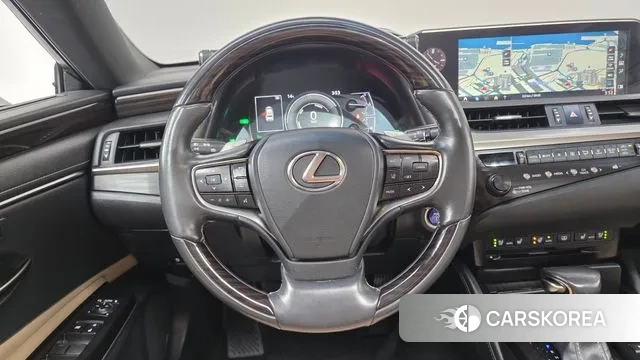 Lexus ES300h 7th generation 2018 Песочный из Кореи, фото 4