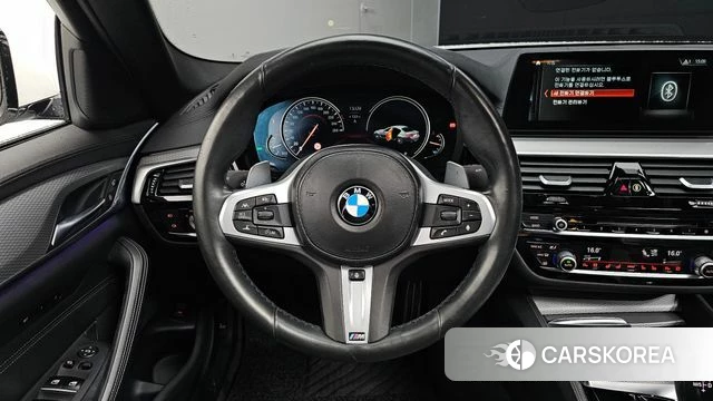 BMW 5 Series (G30) 2018 Белый из Кореи, фото 4