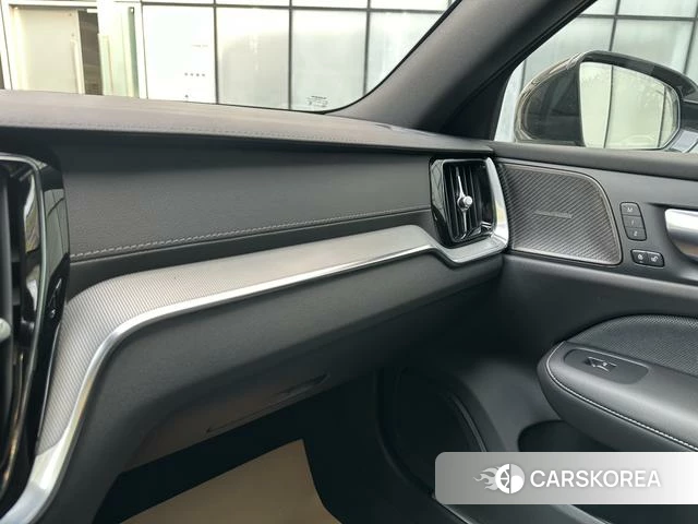 Volvo S60 2023 Белый из Китая, фото 4