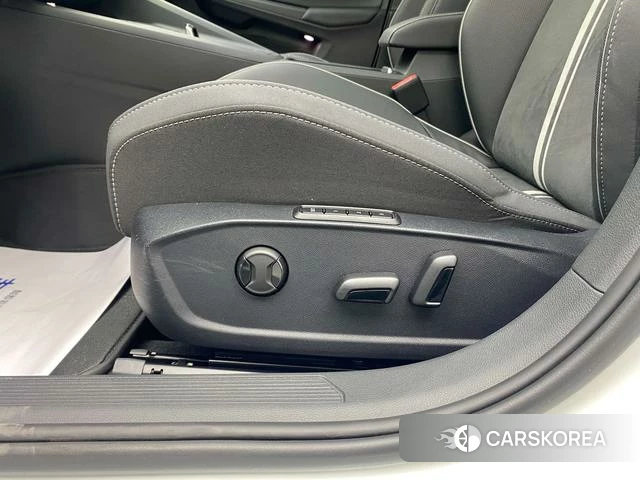 Volkswagen Golf 2022 Белый из Китая, фото 4