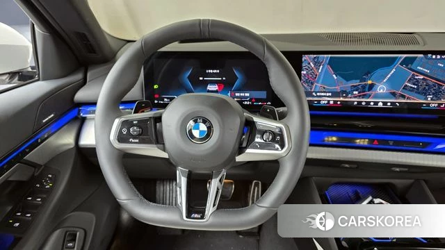 BMW 5 Series (G60) 2025 Белый из Кореи, фото 4