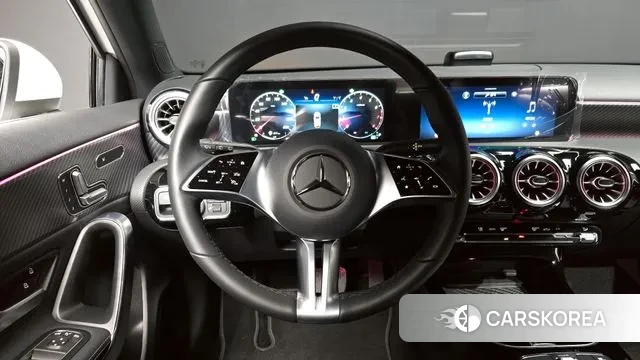 Mercedes-Benz A-Class W177 2025 Белый из Кореи, фото 4