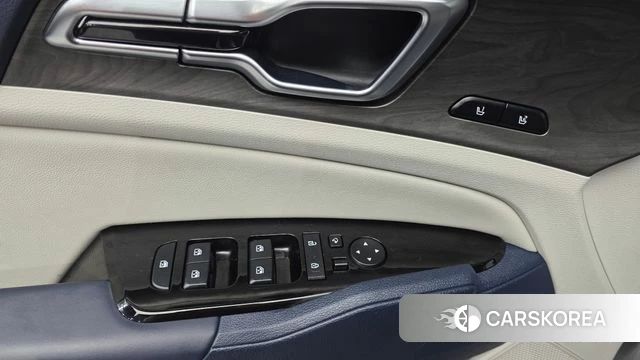 Kia Sportage 5th Generation Hybrid 2023 Серый из Кореи, фото 4