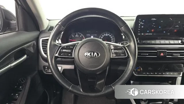 Kia Seltos 2021 Серый из Кореи, фото 4