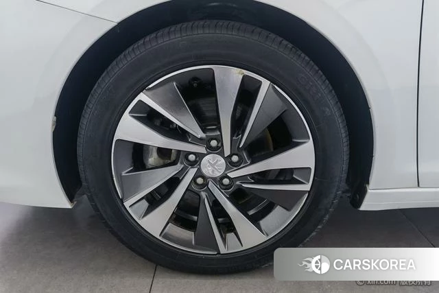 Peugeot 408 2021 Белый из Китая, фото 4