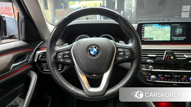 BMW 5 Series (G30) 2018 Серебристо-серый из Кореи, фото 4