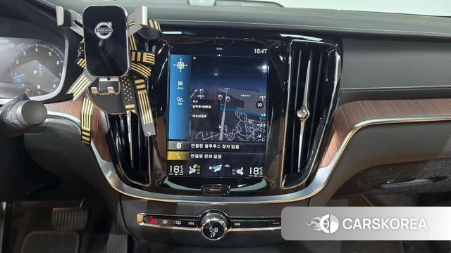 Volvo S60 3rd generation 2021 Серебристо-серый из Кореи, фото 4