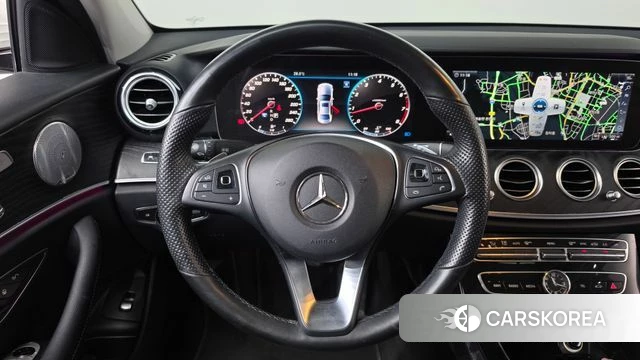Mercedes-Benz E-Class W213 2018 Белый из Кореи, фото 4