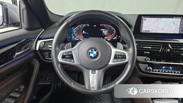 BMW 5 Series (G30) 2019 Серебристо-серый из Кореи, фото 4