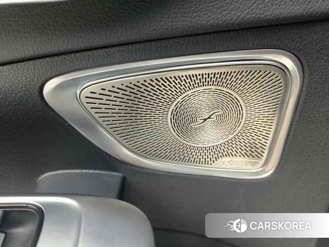 Mercedes-Benz Class C 2023 Белый из Китая, фото 4