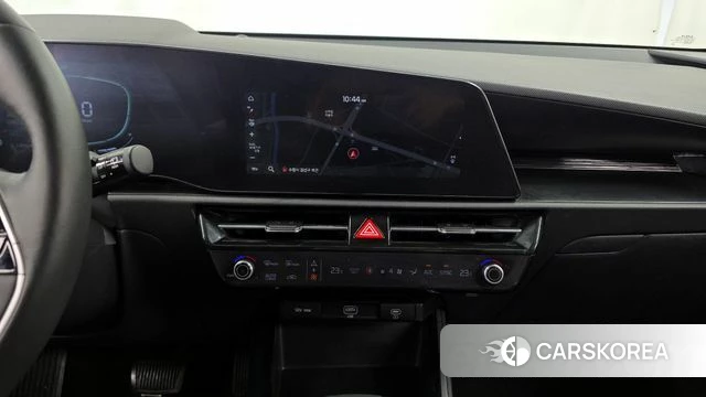 Kia Di Ol Nu Niro 2022 Белый из Кореи, фото 4