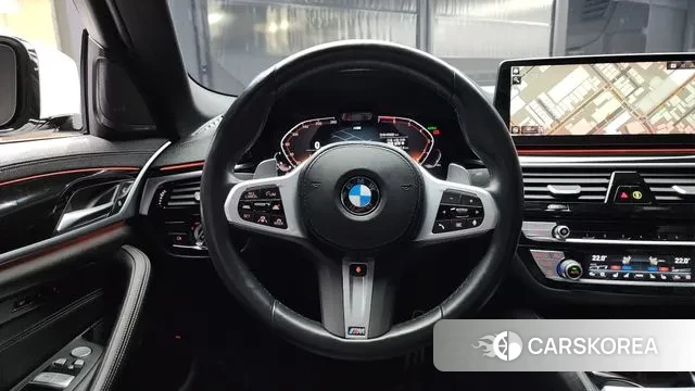 BMW 5 Series (G30) 2022 Белый из Кореи, фото 4