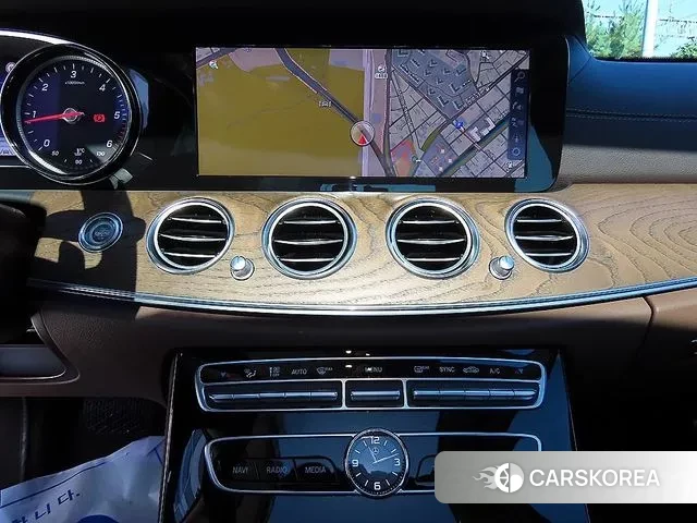 Mercedes-Benz E-Class W213 2020 Серый из Кореи, фото 4