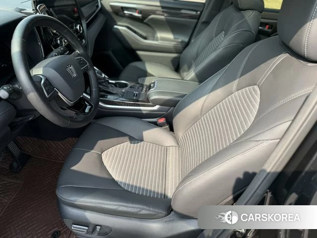 Toyota Crown Lufang 2023 Черный из Китая, фото 4