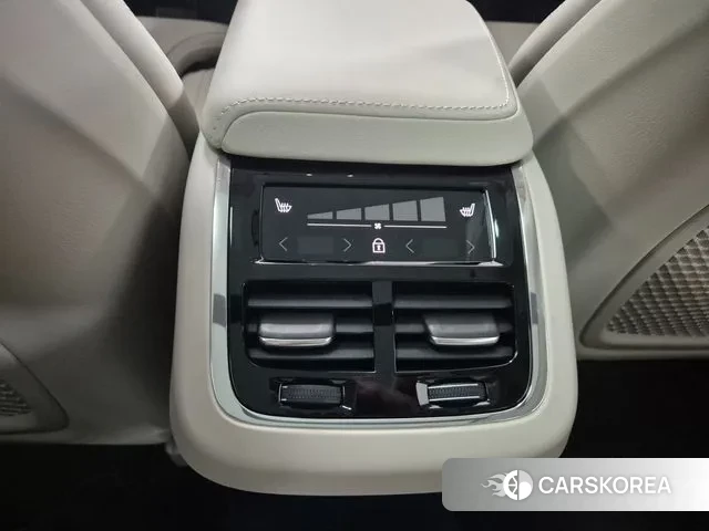 Volvo XC60 second Generation 2025 Белый из Кореи, фото 4