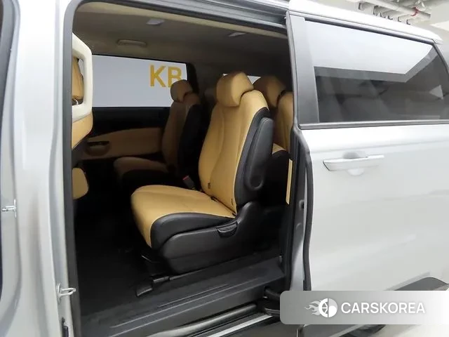 Kia Carnival 4th generation 2021 Серебряный из Кореи, фото 4