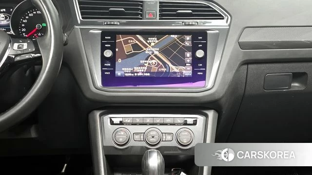Volkswagen Tiguan second Generation 2018 Серебряный из Кореи, фото 4